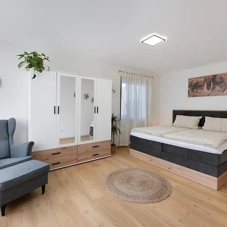 Baumschule Rombach - 'spatzennest' Farmház